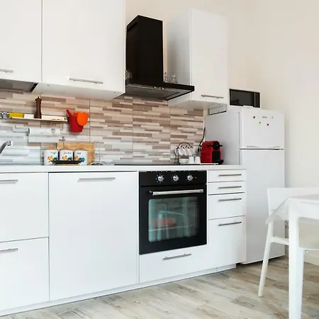 Flatty Apartments- Alserio * Milánó